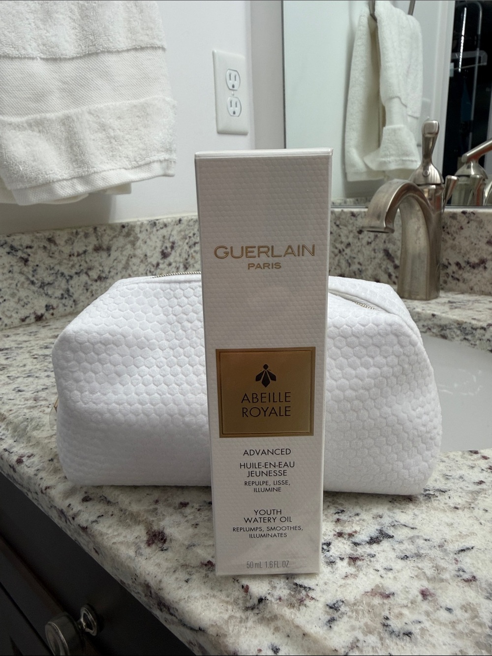 GUERLAIN Abeille Royale Serum - White & Gold 1.6 oz with pouch